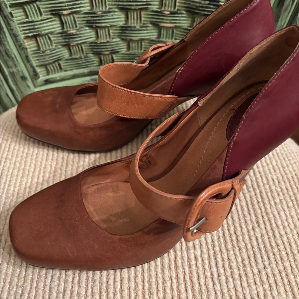 Fossil 3-tone leather heels